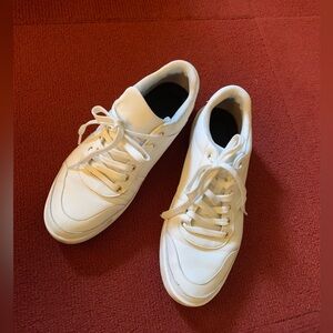 Vionic White Leather Sneakers